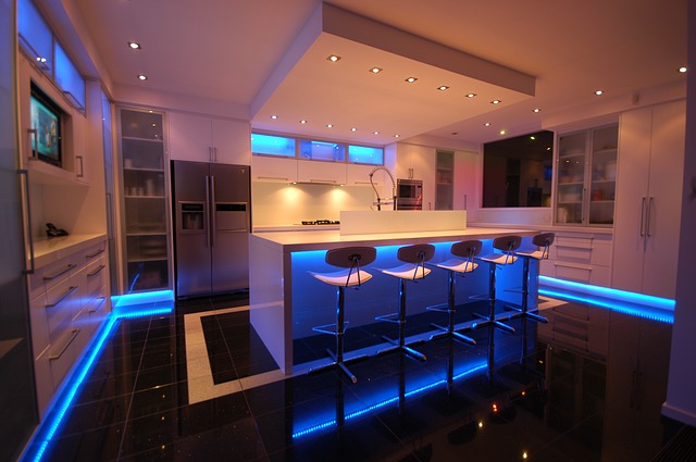 kuchyň s modrýv podsvícením